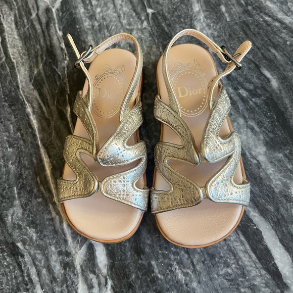 Christian Dior Cannage Leather Baby Sandals - Picture 4 of 10